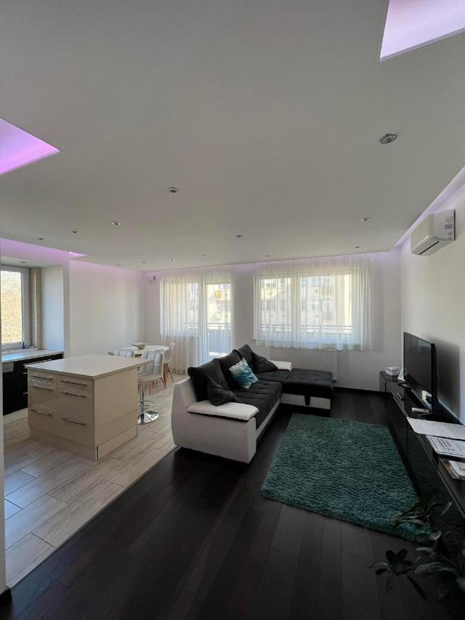 Big Forest Apartman Apartment Debrecen Bagian luar foto